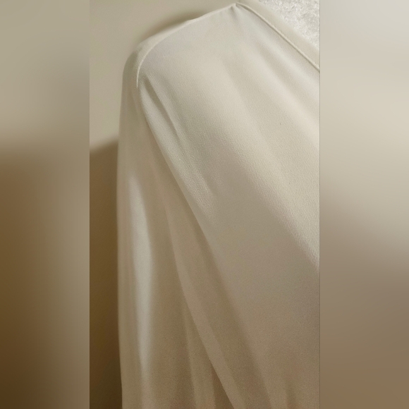 VICTORIA'D SECRET Sheer short robe In Ivory.  One size. NWT - Picture 8 of 12